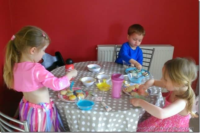 Little Bean had her first school friend to tea 4