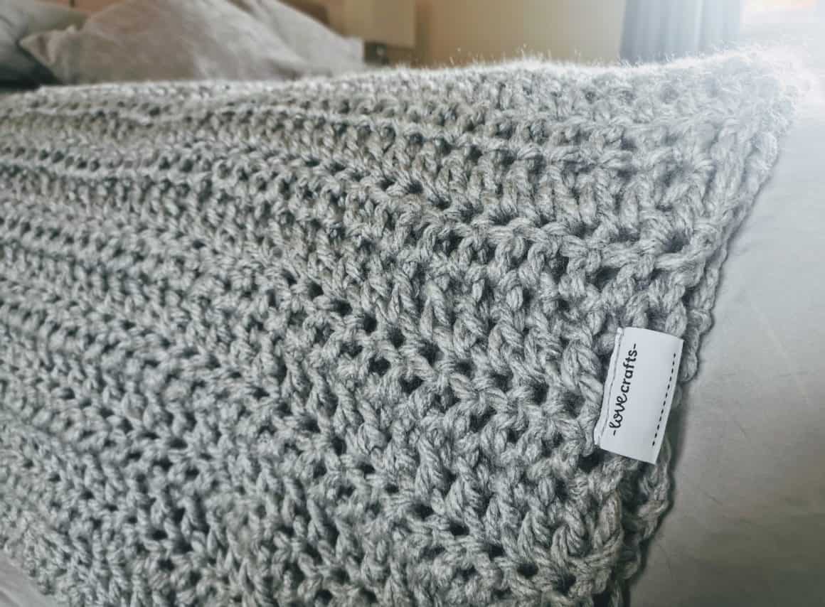 Lovecrafts Super Chunky Crochet Throw