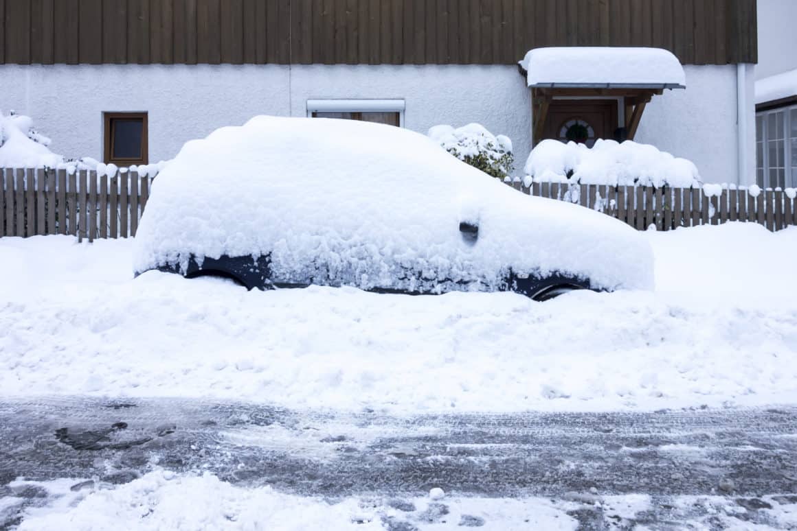 How to remove snow from the car?