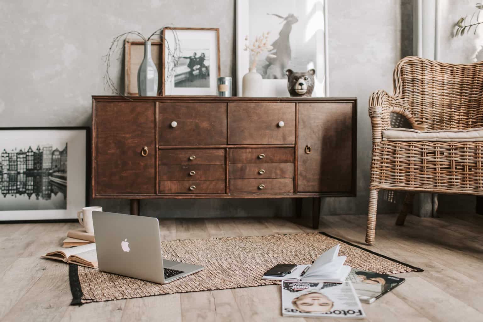 organise-your-home-with-minimum-cabinets