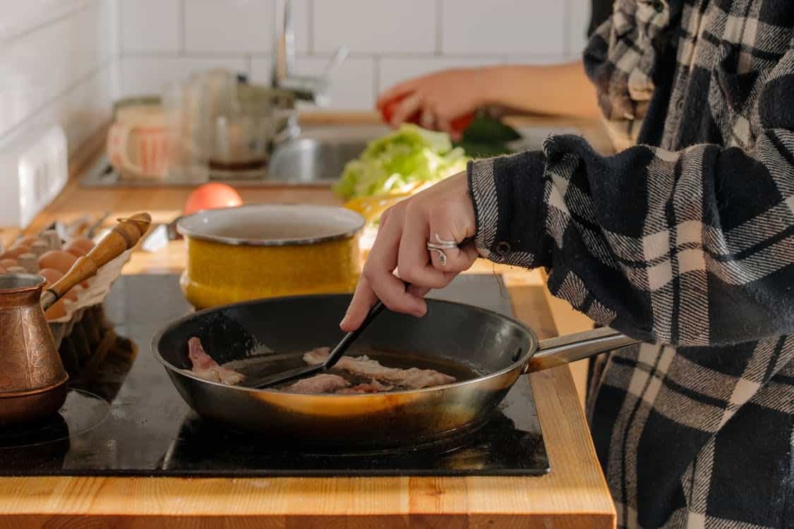 6 Kitchen Hacks To Speed Up Your Cooking Time!