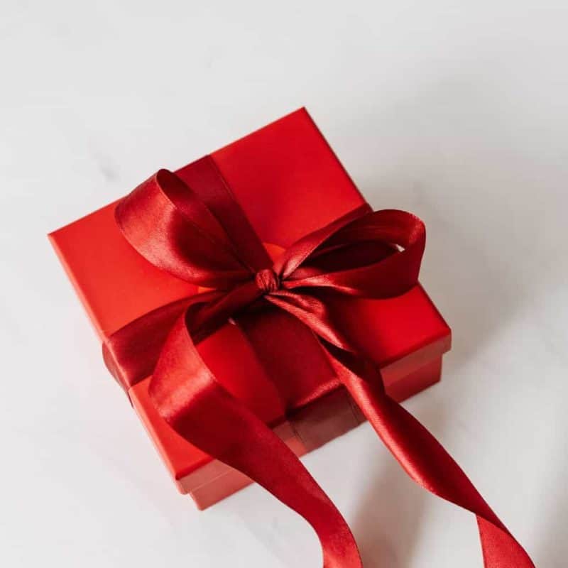 Top 5 Ideas To Give Perfect Corporate Gifts