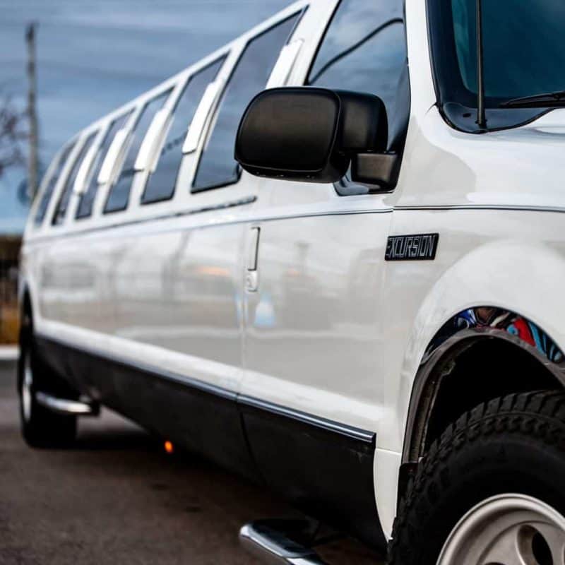 Reasons Why You Might Want to Hire a Limousine