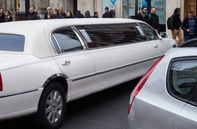 Reasons Why You Might Want to Hire a Limousine 1