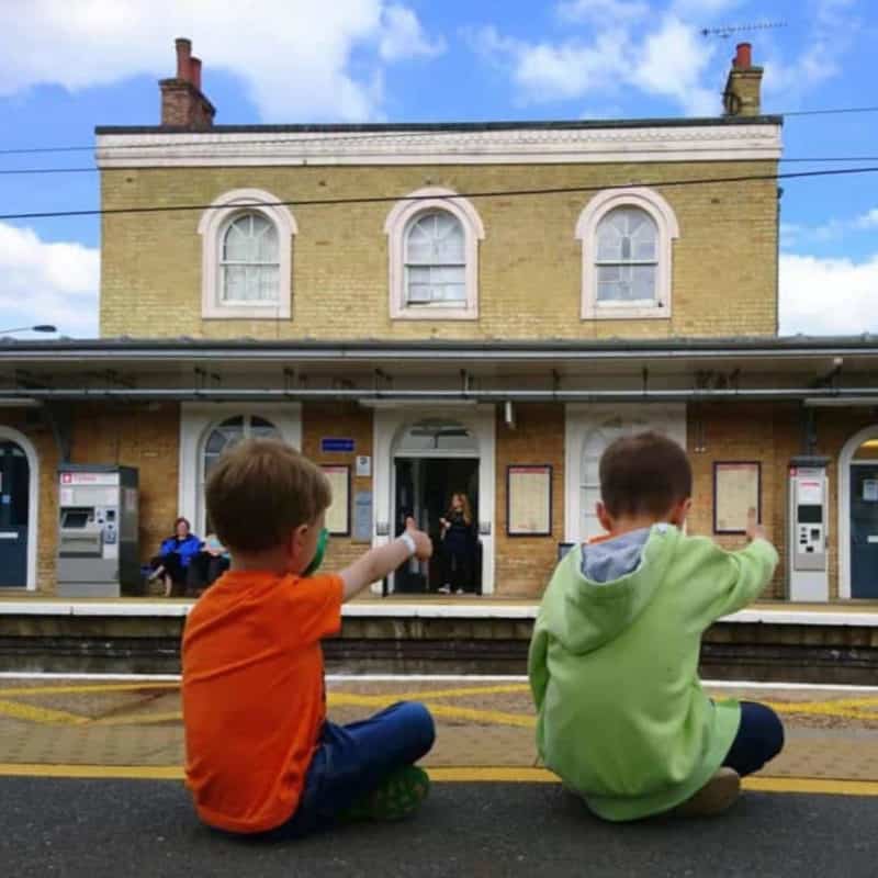 A day out with the kids by train: how to plan and what to take into consideration