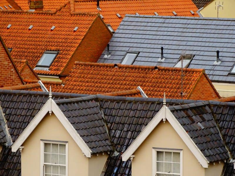 Signs of Roof Problems That You Need to Be Aware of 1