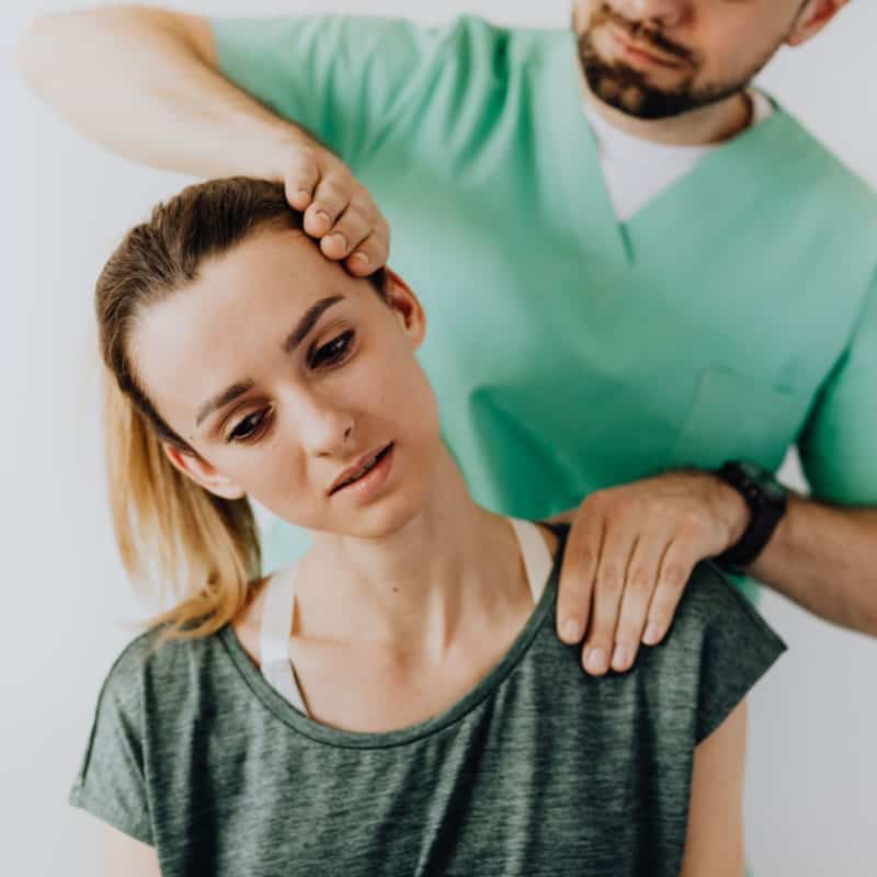 7 Signs You Need To See A Chiropractor