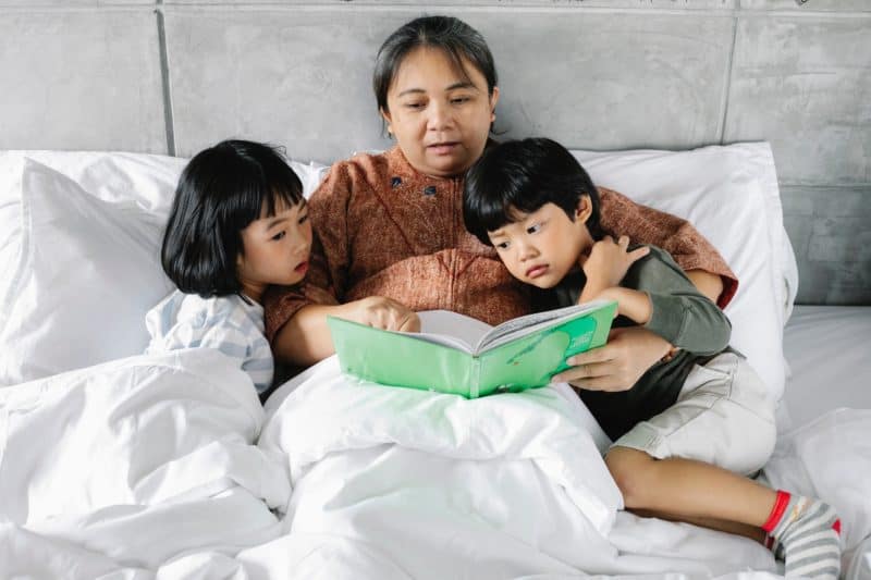 4 Reasons Why Every Parent Should Read Bedtime Stories To Their Children 2
