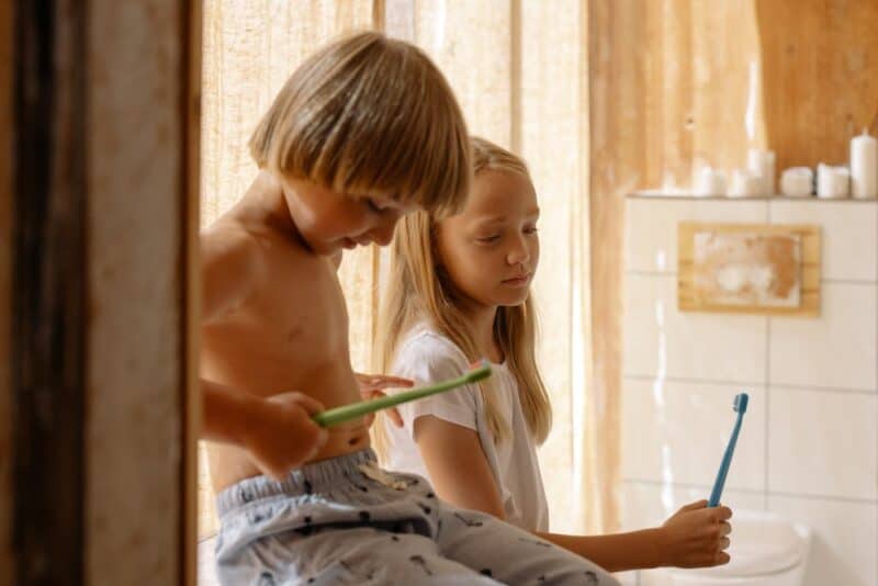 6 Essential Tips for Good Family Bathroom Hygiene 1