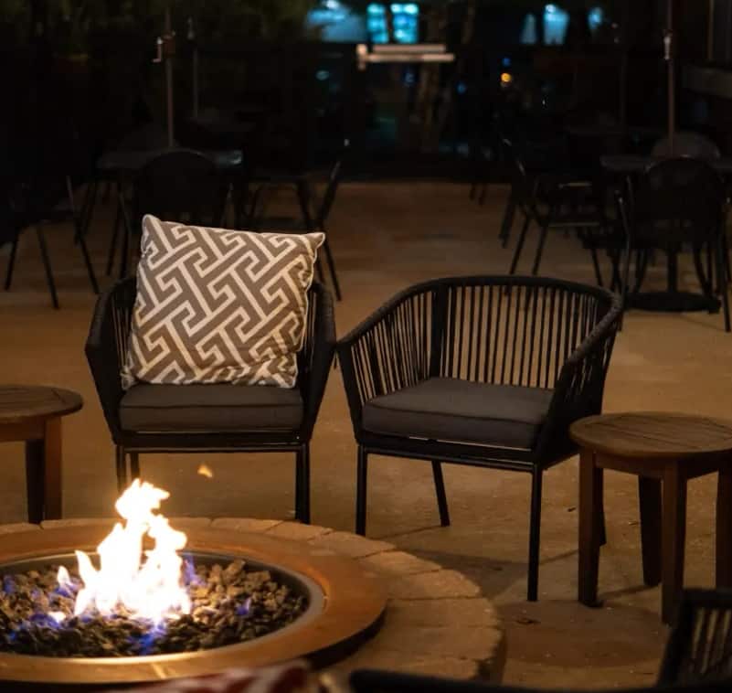 How to Choose the Best Patio Dining Set With Fire Pits? 1