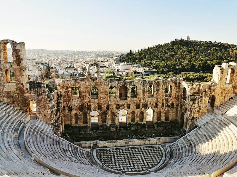 7 Things Worth Seeing In The Capital Of Greece 1
