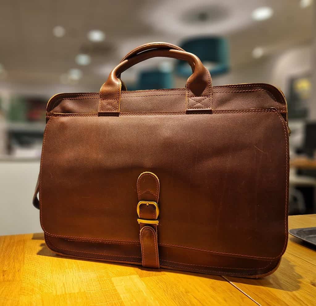 Elegance on the Go The Perfect Brown Leather Laptop Bag Mummy