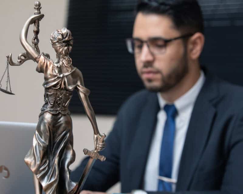 What Are the Common Reasons to Hire an Experienced Criminal Defense Attorney? 1