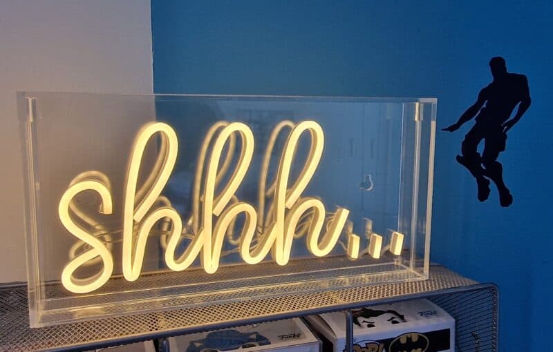 Brighten Up Your Home with Instagram-worthy Neon Wall Lights 3