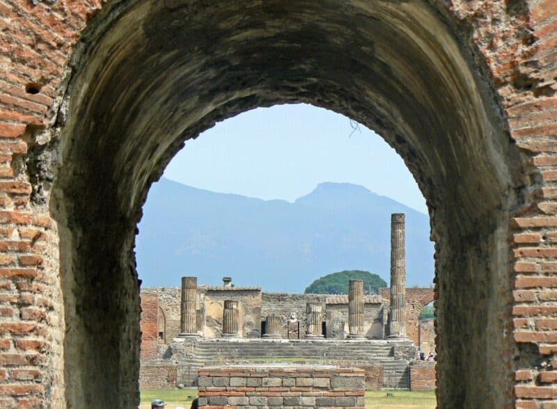 Pompeii tours