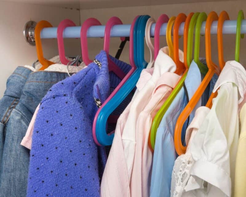 Hang baby clothes