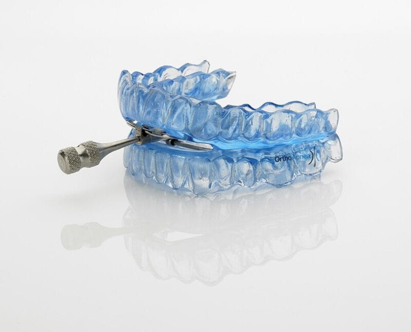 Can Wearing Mouthguards at Night Effectively Reduce Snoring? Insights from Sleep Experts 2