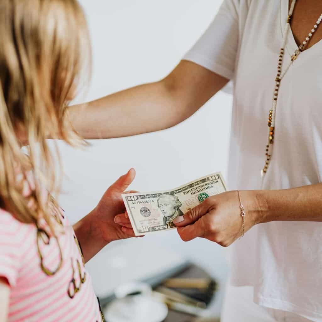 Teaching Your Kids to Save Their Pocket Money