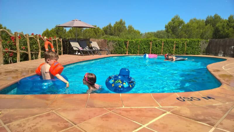 pool builders